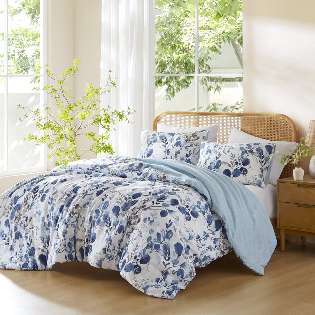 Regency Heights Full/Queen Comforter Sets, Reversible Seersucker Floral Bedding Sets, 3 Piece Lightweight Navy/Blue Botanical Flowers Comforter Bed Set with Pillow Shams